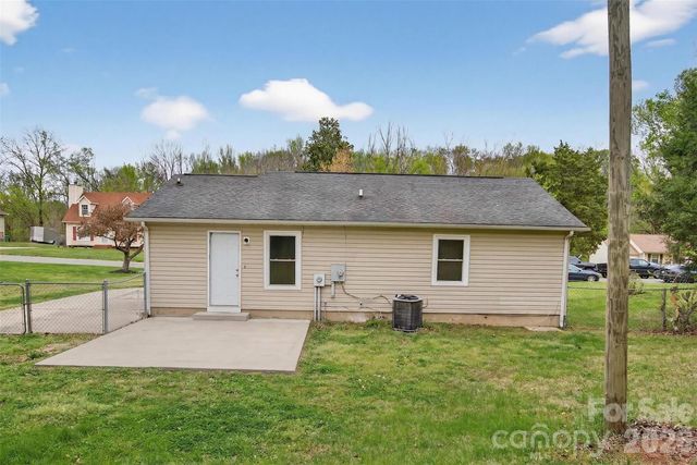 1713 Ranchwood Drive, Charlotte, NC 28217