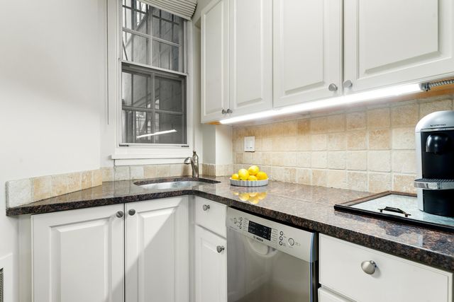 70 E Scott Street 307, Chicago, IL 60610