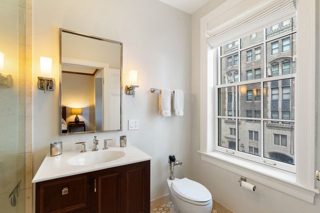 70 E Scott Street 307, Chicago, IL 60610