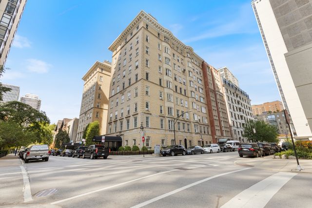 70 E Scott Street 307, Chicago, IL 60610