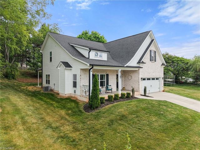 1205 Meadowgate Lane, Lewisville, NC 27023