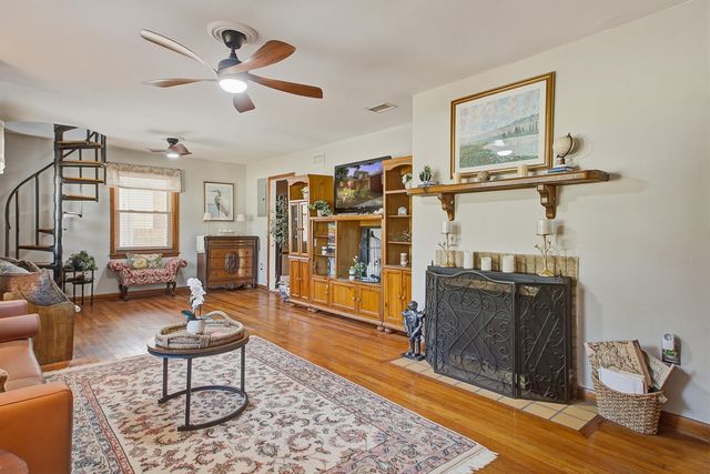 1235 Fort Drive, Hanahan, SC 29410