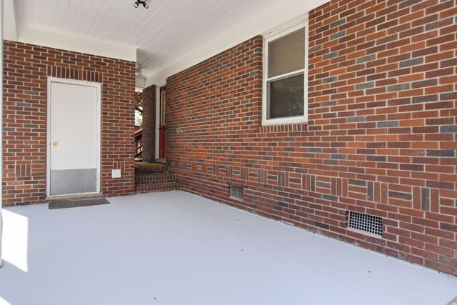 1235 Fort Drive, Hanahan, SC 29410