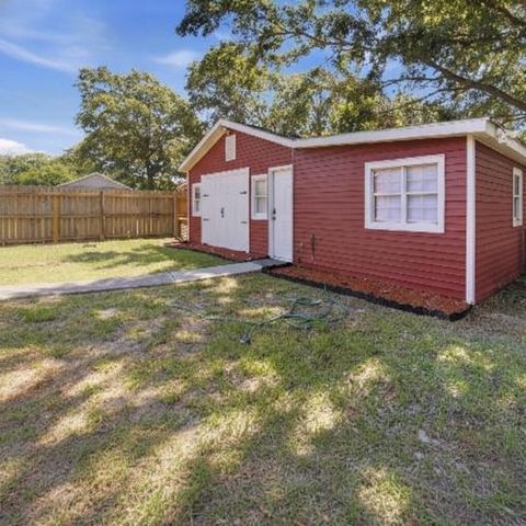 1235 Fort Drive, Hanahan, SC 29410