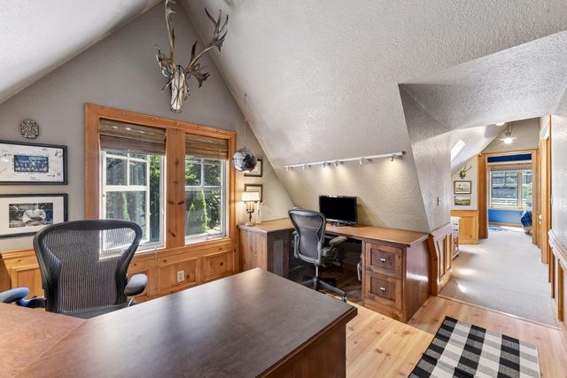 6880 Lotus Trail, Chanhassen, MN 55317