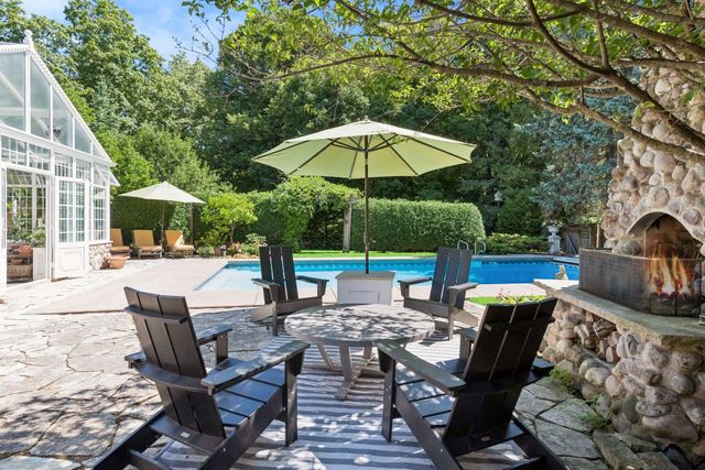 6880 Lotus Trail, Chanhassen, MN 55317