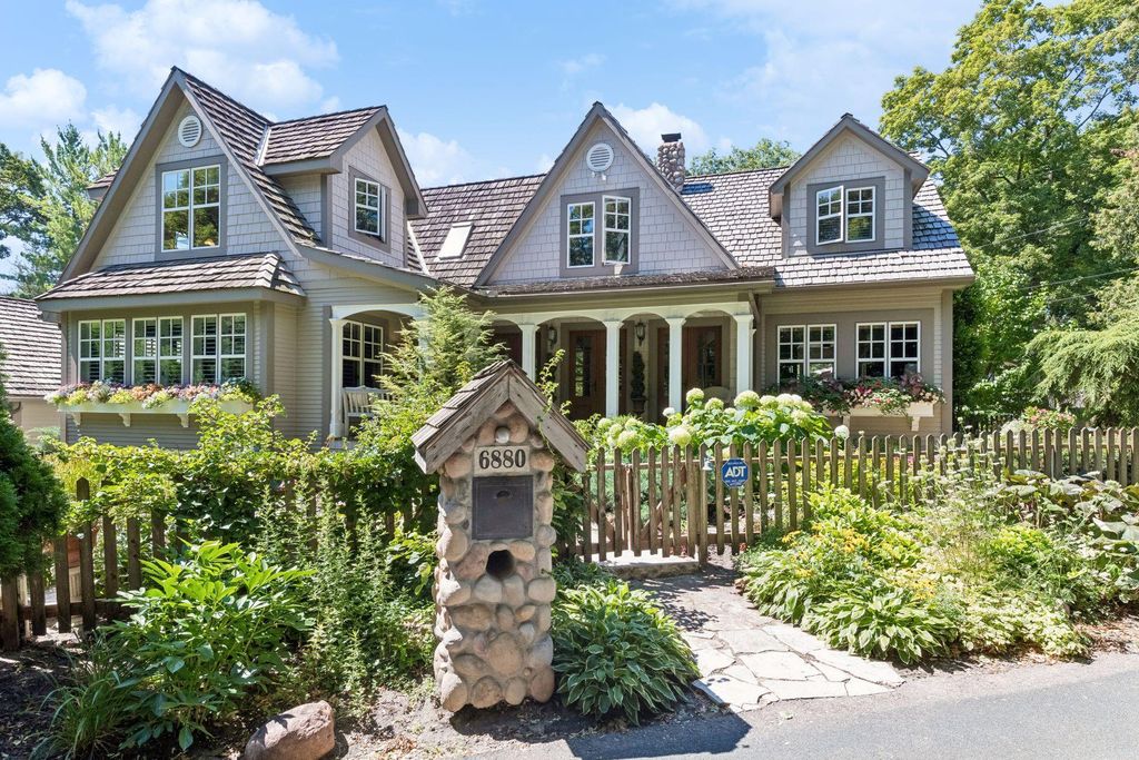 6880 Lotus Trail, Chanhassen, MN 55317 — photo 2