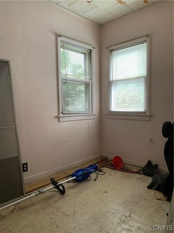 811 Oswego St, Salina, NY 13088