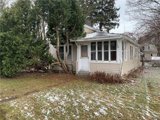 811 Oswego St, Salina, NY 13088