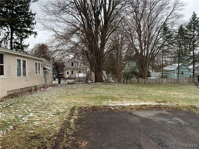 811 Oswego St, Salina, NY 13088