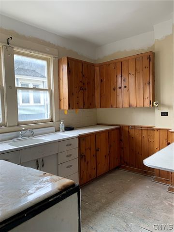 811 Oswego St, Salina, NY 13088