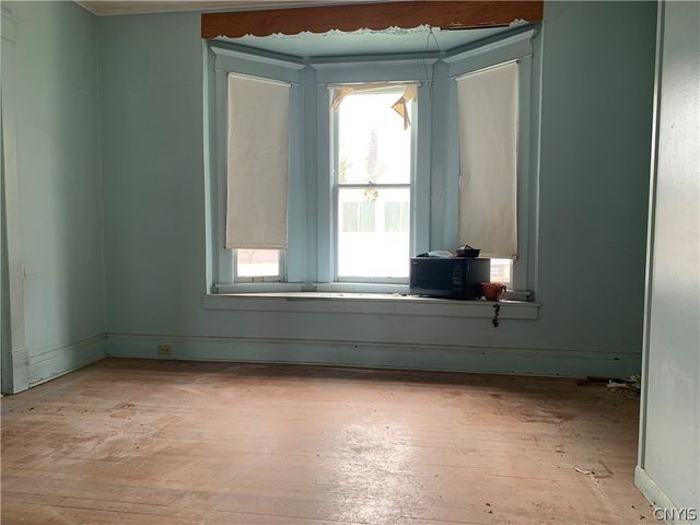 811 Oswego St, Salina, NY 13088