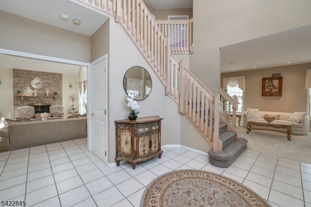 15 Scenic Dr, Ewing Twp., NJ 08628