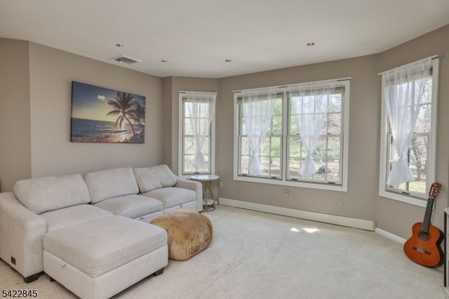 15 Scenic Dr, Ewing Twp., NJ 08628