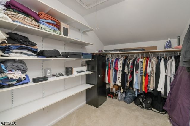 15 Scenic Dr, Ewing Twp., NJ 08628