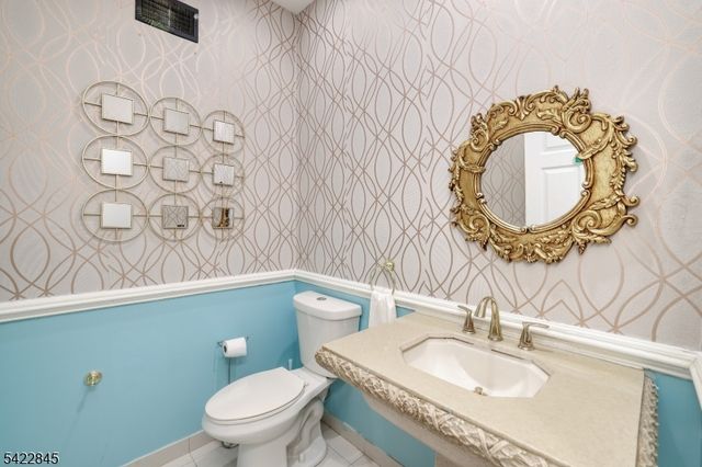 15 Scenic Dr, Ewing Twp., NJ 08628