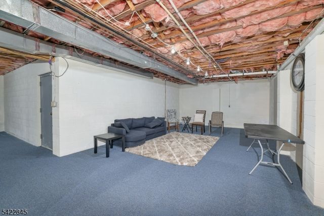 15 Scenic Dr, Ewing Twp., NJ 08628