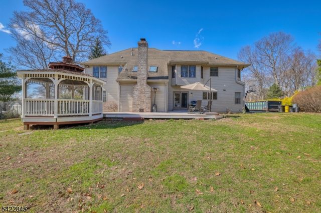 15 Scenic Dr, Ewing Twp., NJ 08628