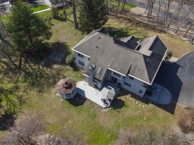 15 Scenic Dr, Ewing Twp., NJ 08628