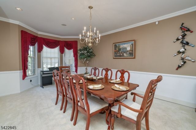 15 Scenic Dr, Ewing Twp., NJ 08628