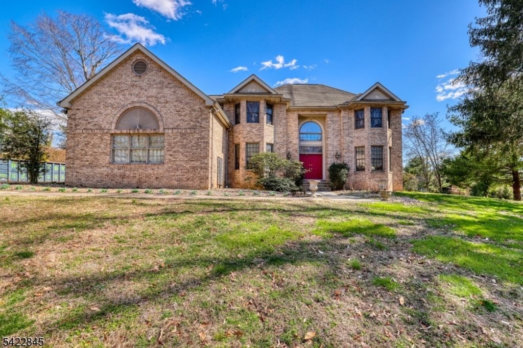 15 Scenic Dr, Ewing Twp., NJ 08628