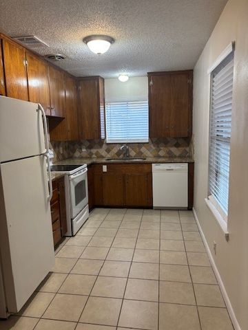 4621 Calvin Dr, Corpus Christi, TX 78411