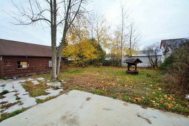 1017 18TH STREET, Two Rivers, WI 52241
