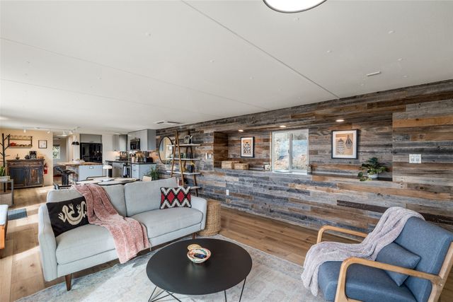 89 Coyote Crossing, Santa Fe, NM 87508