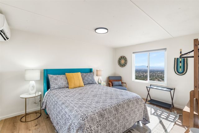 89 Coyote Crossing, Santa Fe, NM 87508