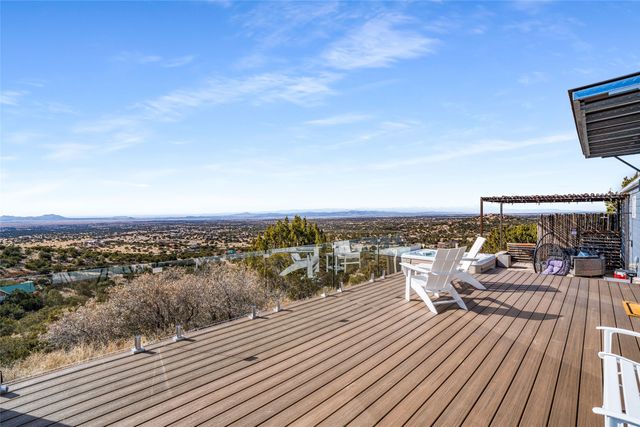 89 Coyote Crossing, Santa Fe, NM 87508