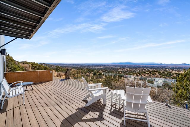 89 Coyote Crossing, Santa Fe, NM 87508