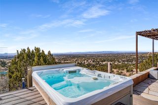 89 Coyote Crossing, Santa Fe, NM 87508