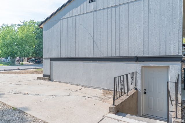 6657 S KENTUCKY DR, West Jordan, UT 84084