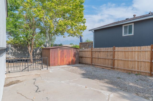 6657 S KENTUCKY DR, West Jordan, UT 84084