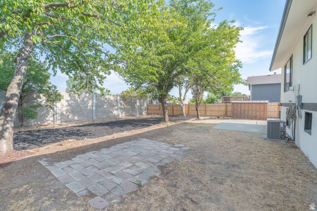 6657 S KENTUCKY DR, West Jordan, UT 84084