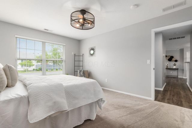 8351 Greyhawk Circle, Columbus, OH 43240