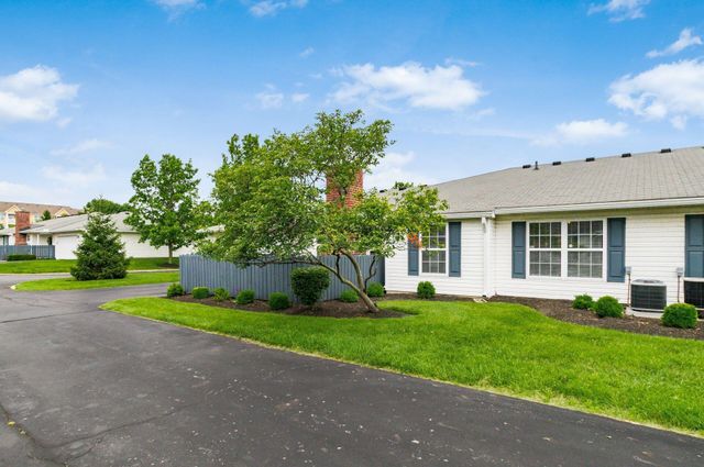 8351 Greyhawk Circle, Columbus, OH 43240