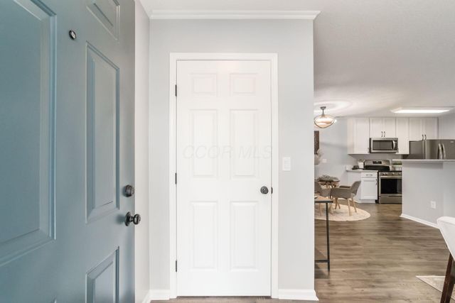 8351 Greyhawk Circle, Columbus, OH 43240