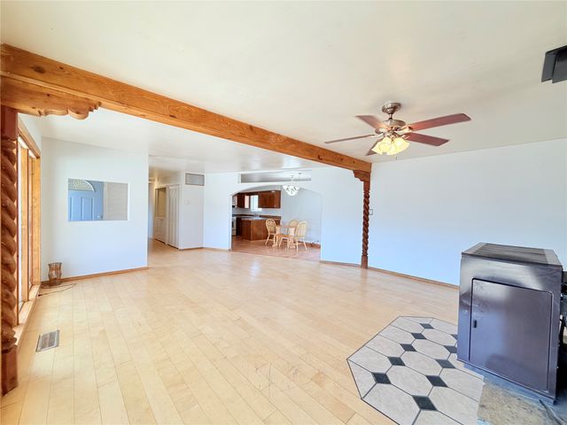 9 Castle Road, Questa, NM 87556