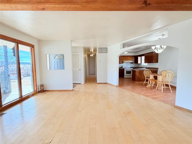 9 Castle Road, Questa, NM 87556