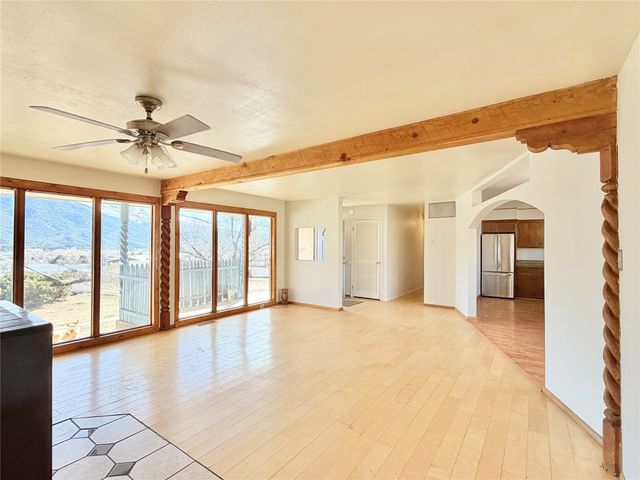 9 Castle Road, Questa, NM 87556