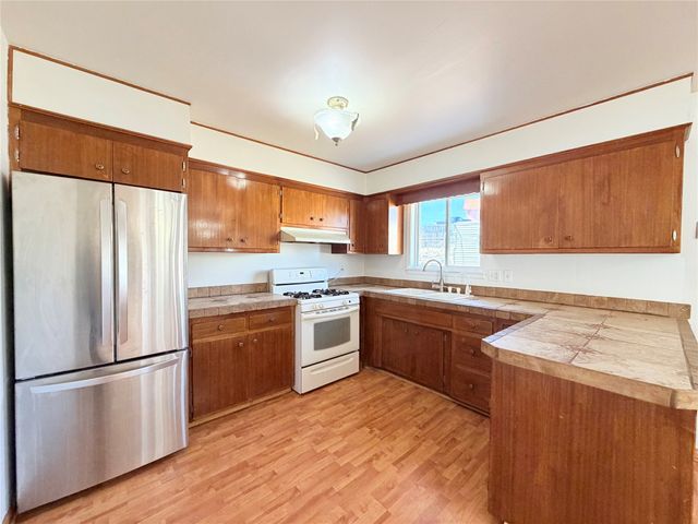 9 Castle Road, Questa, NM 87556