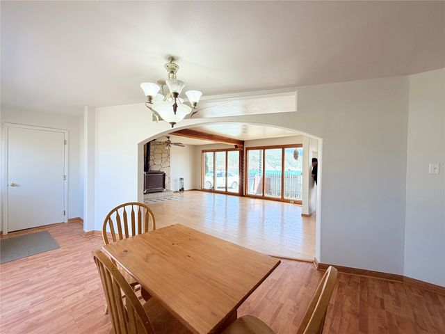 9 Castle Road, Questa, NM 87556