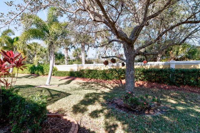 3238 Sussex Way, Vero Beach, FL 32966