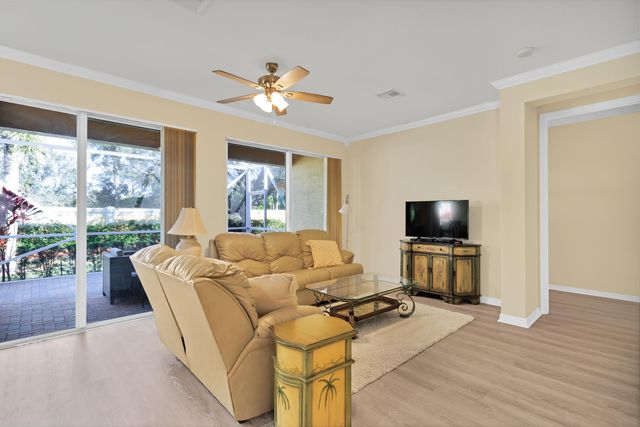 3238 Sussex Way, Vero Beach, FL 32966