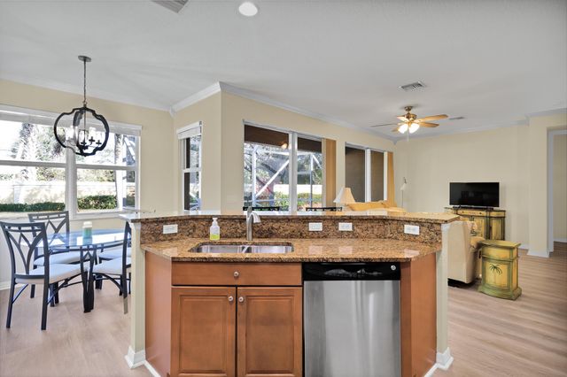 3238 Sussex Way, Vero Beach, FL 32966