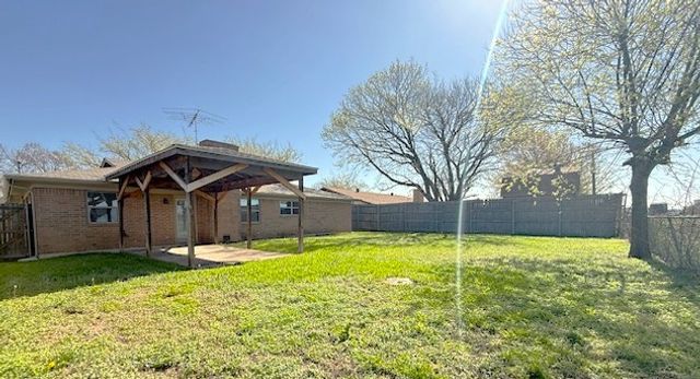 309 Linda Drive, Burleson, TX 76028