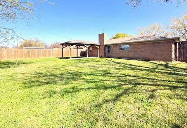 309 Linda Drive, Burleson, TX 76028