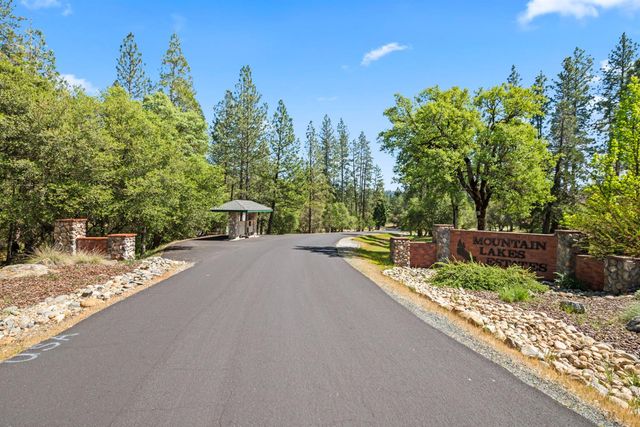 12609-12611 Mindy Ln, Nevada City, CA 95959