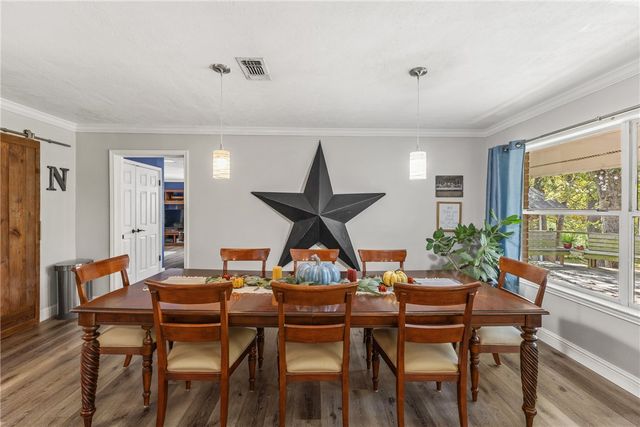 2015 Pinewood Drive, Bryan, TX 77807